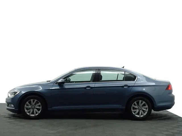 Volkswagen Passat 1.4 TSI Highline Aut- 2015 Benzine 32