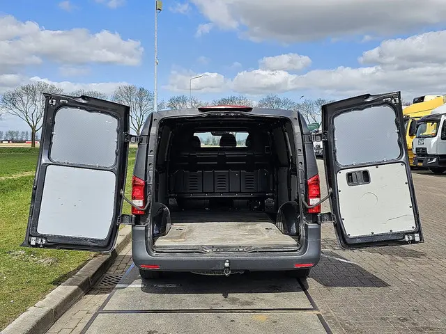 Mercedes-Benz Vito 116 2021 Diesel 12