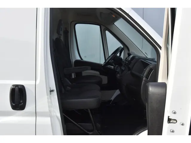 Peugeot Boxer Bestel 330 2.2 HDI L1H2 XR 2016 Diesel 10