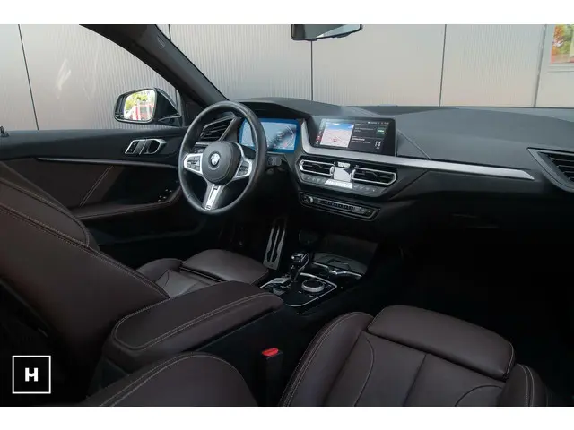 BMW 1 Serie 118i M-Sport | Pano | Leer 2021 Benzine 2