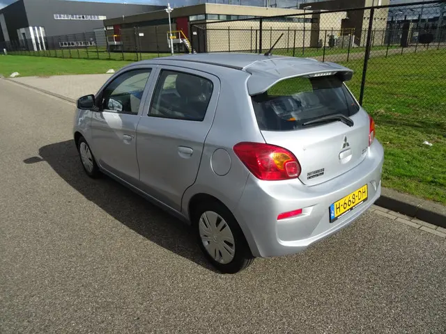 Mitsubishi Space Star 3