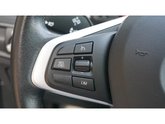 BMW X1 sDrive18i 140pk High Executive 2019 Benzine 29