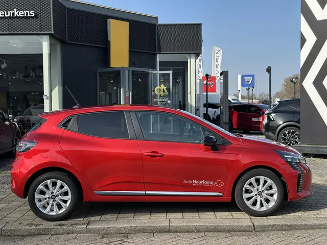 Renault Clio TCe 90 GPF Evolution 2025 Benzine 24