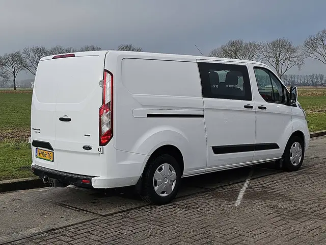 Ford Transit Custom 3