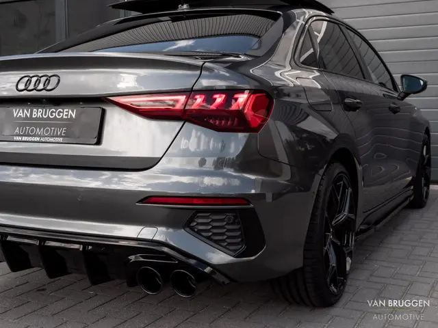 Audi A3 Limousine 35 TFSI S-Line 2022 Benzine 45