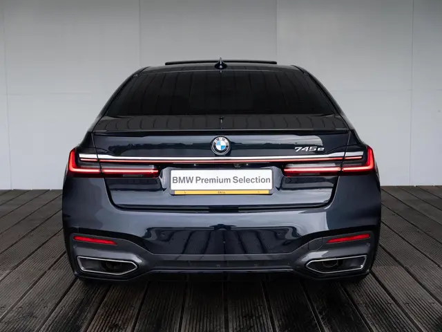 BMW 7 Serie Sedan 745e 2021 Hybride Benzine 5