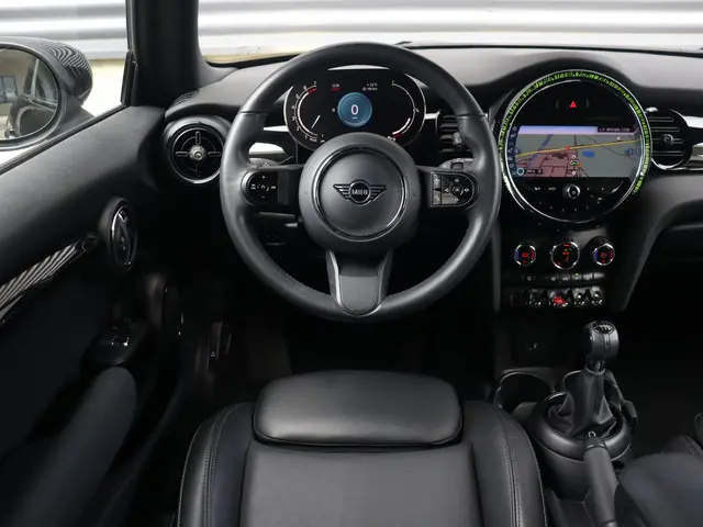 MINI 3-Deurs One 2022 Benzine 9