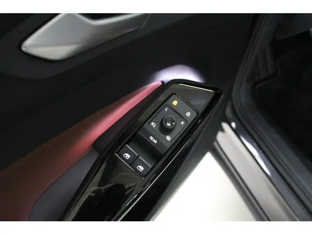 Volkswagen ID.4 First 77 kWh 150kW / 204PK 2020 Elektrisch 9