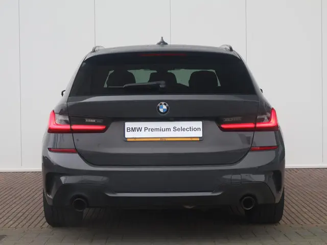 BMW 3 Serie Touring 330i High Executive 2021 Benzine 9