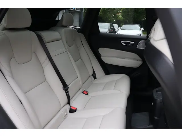 Volvo XC60 2.0 T8 AWD Inscription 2020 Hybride Benzine 19