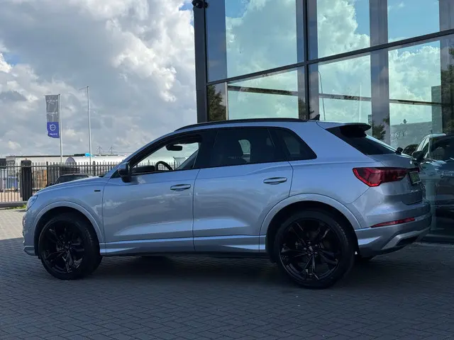 Audi Q3 35 TFSI * Leder * 360 Camera * Keyless 2020 Benzine 9