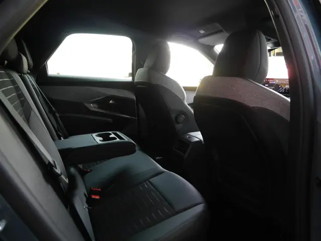 Peugeot 3008 1.2 Hybrid 136 GT 2025 Hybride Benzine 13