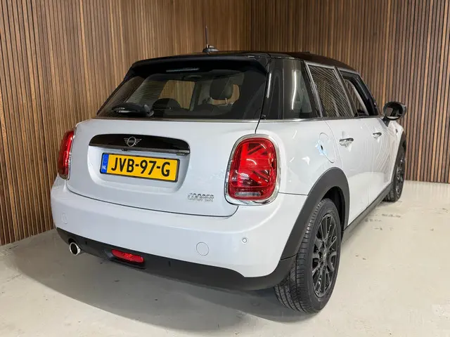 MINI Cooper MINI 1.5 Chili - Panorama - Carplay 2020 Benzine 8