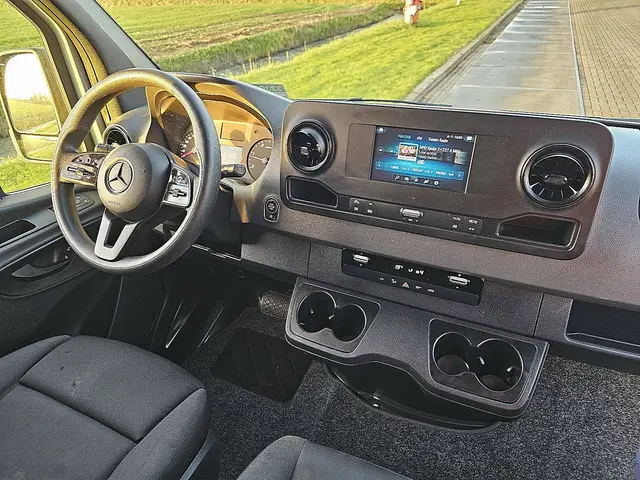 Mercedes-Benz Sprinter 315 2022 Diesel 8