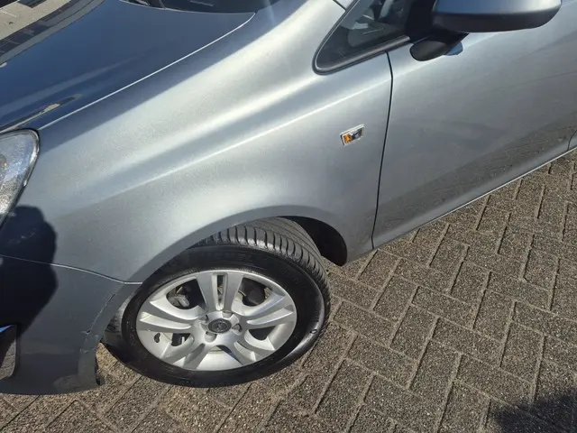 Opel Corsa 1.4-16V Cosmo Nap NL Airco 5 drs 2012 Benzine 16