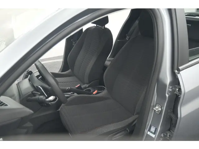 Peugeot 208 PureTech 100 EAT8 Active Pack 2023 Benzine 24