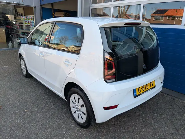 Volkswagen up! 1.0 AUTOMAAT groove up! 2019 Benzine 16