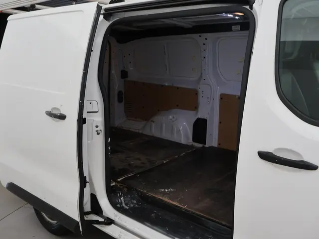 Toyota ProAce Worker 2.0 D-4D NAVIGATOR LONG 2020 Diesel 9