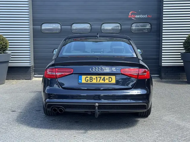 Audi A4 Limousine 1.8 TFSI S Edition 2015 Benzine 6