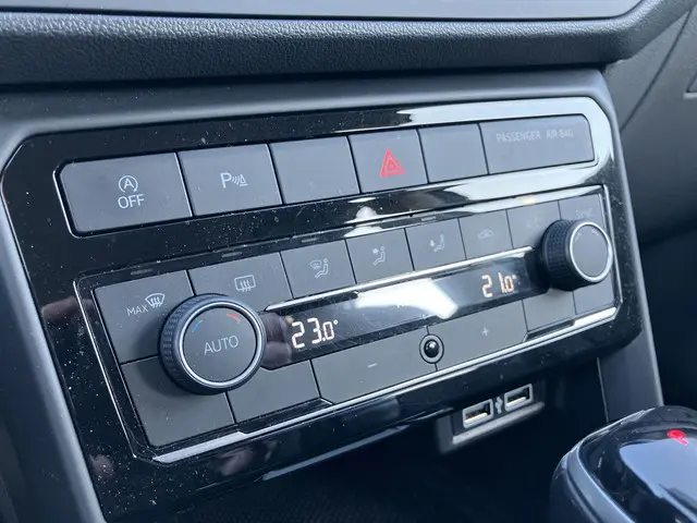 Volkswagen T-Cross 1.0 TSI/115PK Life DSG 2020 Benzine 21