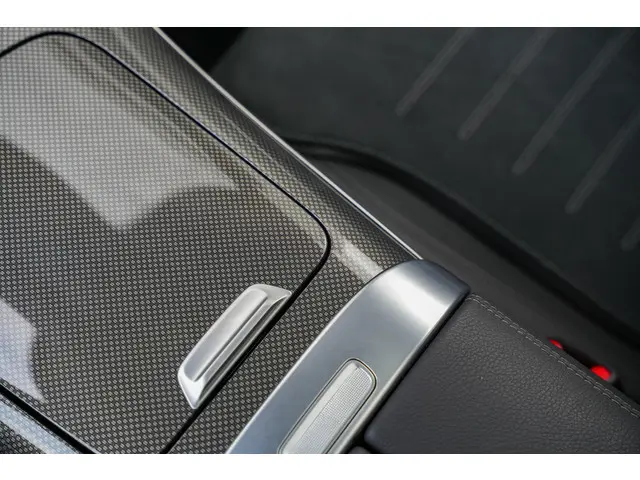 Mercedes-Benz GLC 220d 4MATIC AMG Line 2025 Diesel 24