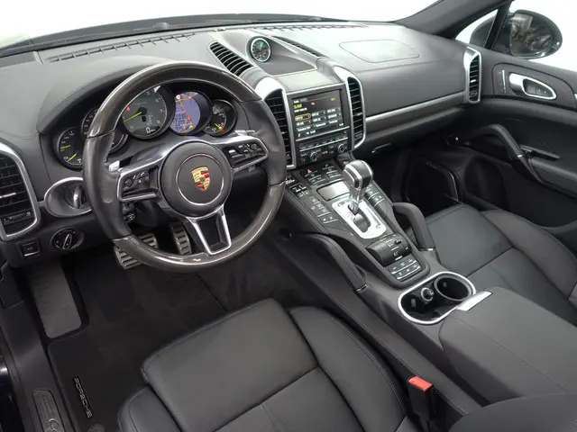 Porsche Cayenne 2