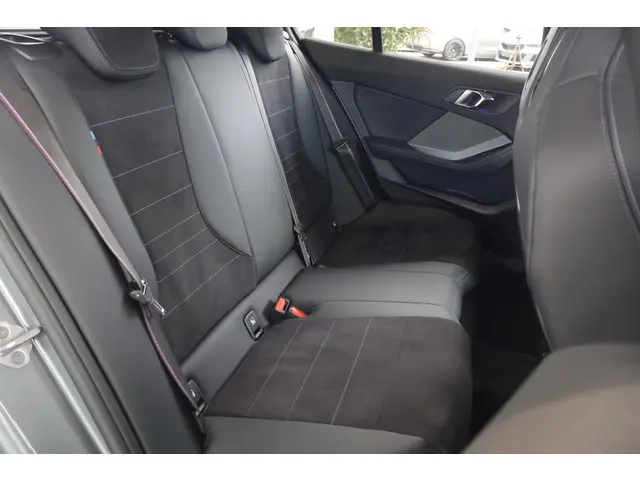 BMW 1 Serie 120 2025 Benzine 8