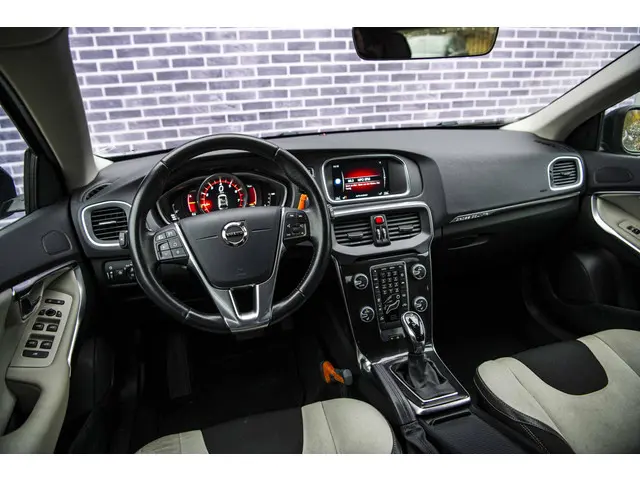 Volvo V40 Cross Country 1.5 T3 Momentum 2016 Benzine 10
