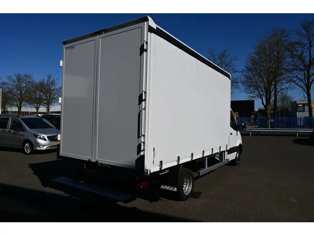 Mercedes-Benz Sprinter 3