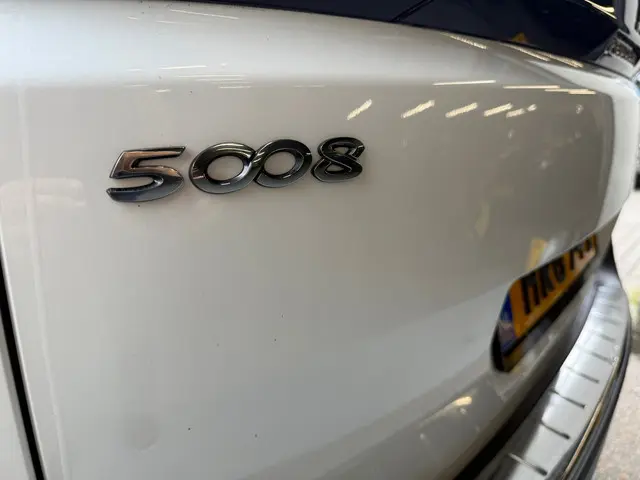Peugeot 5008 1.6 e-THP GT-Line - 7 personen 2018 Benzine 29