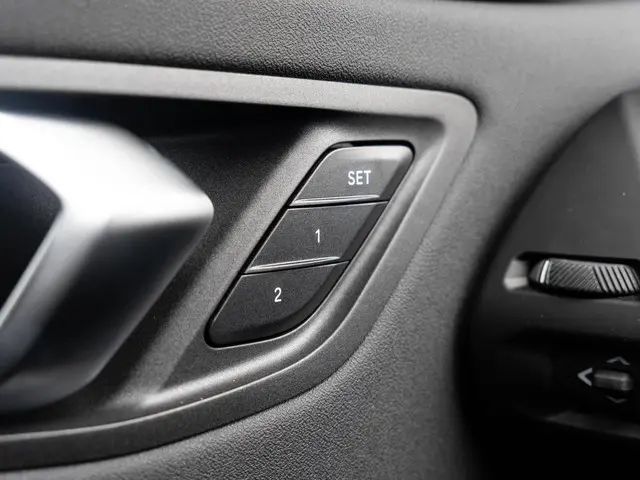 BMW 1 Serie 120 2025 Benzine 21