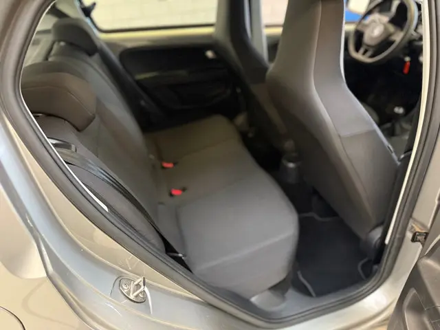 Volkswagen up! 1.0 BMT move up! 2018 Benzine 10