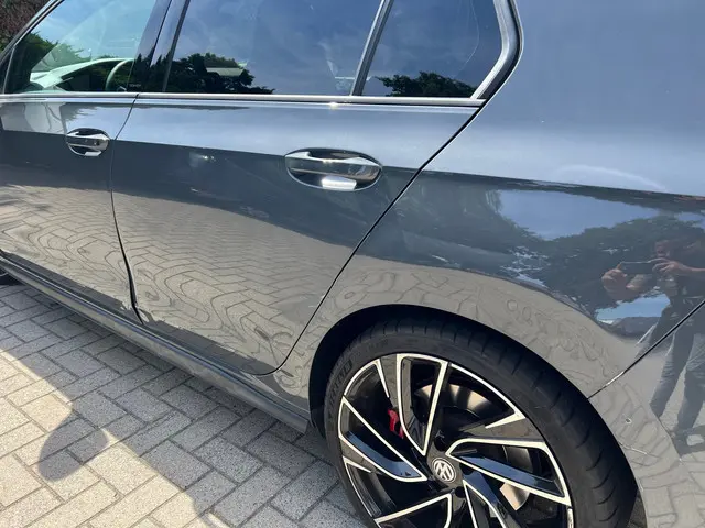 Volkswagen Golf 2.0 TSI GTI Perfomance 2021 Benzine 14