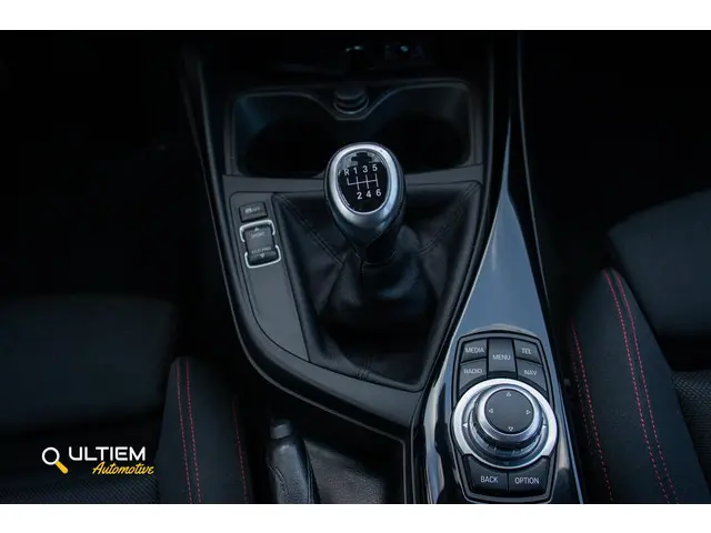 BMW 1 Serie 118i 2016 Benzine 13