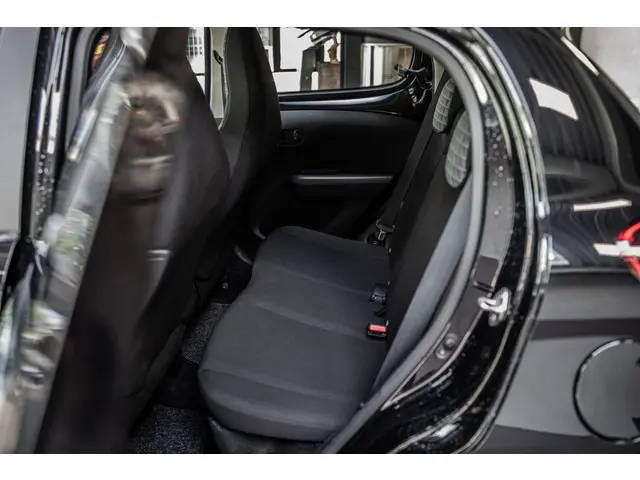 Peugeot 108 1.0 e-VTi Active 2022 Benzine 10