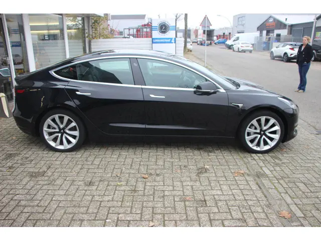 Tesla Model 3 Standard RWD Plus 60 kWh 2019 Elektrisch 17