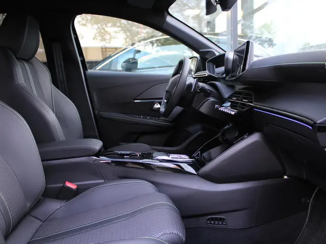 Peugeot 208 Hybrid 136 e-DCS6 GT 2024 Hybride Benzine 8