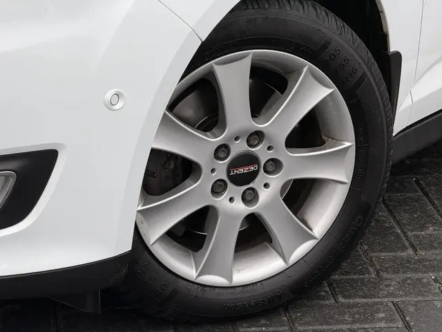 Ford C-MAX 1.5 Titanium 2015 Benzine 9