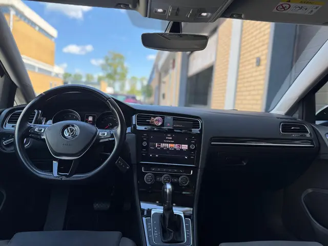 Volkswagen Golf 1.5 TSI Highline Business R 2018 Benzine 5