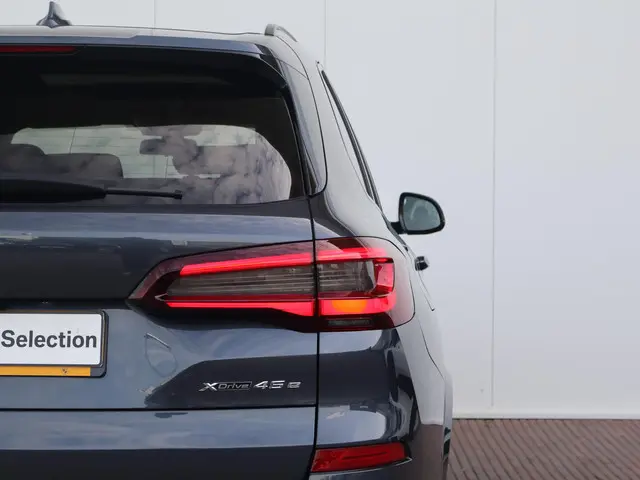 BMW X5 xDrive45e High Executive 2021 Hybride Benzine 8