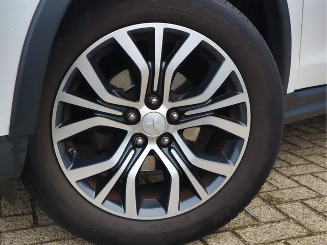 Mitsubishi ASX 1.6 Cleartec Connect Pro+ 2018 Benzine 8