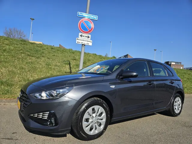 Hyundai i30 M6CA11 2022 Benzine 2