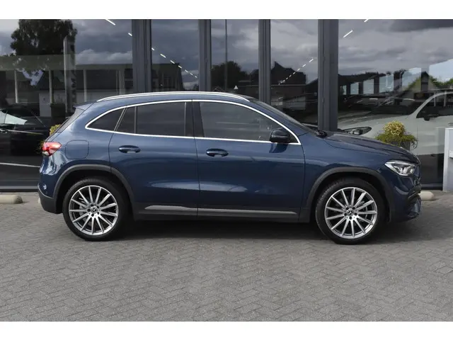 Mercedes-Benz GLA 250 e AMG Line 2022 Hybride Benzine 8