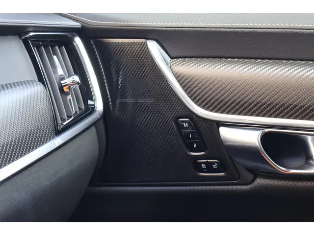 Volvo S90 2.0 B4 R-Design 2022 Benzine 48