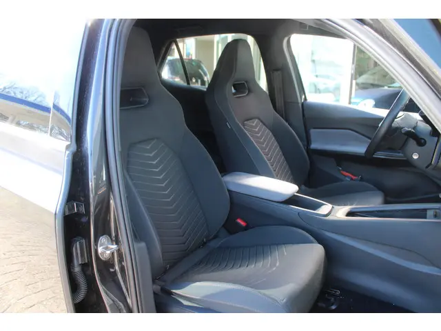 CUPRA Born Essential 62 kWh 2023 Elektrisch 19