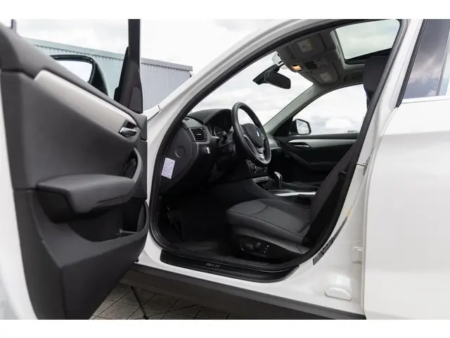 BMW X1 xDrive28i 2014 Benzine 2