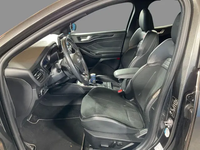 Ford Focus Wagon 2.3 EcoBoost ST-3 2021 Benzine 3