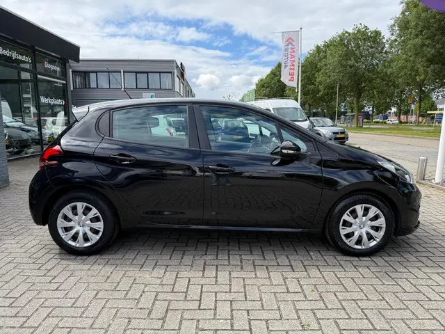Peugeot 208 1.2 PureTech Blue Lease 2016 Benzine 5
