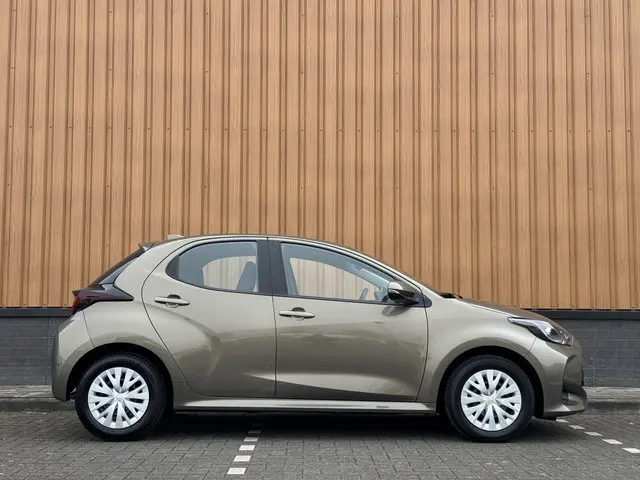 Toyota Yaris 1.5 VVT-i Active 2023 Benzine 4