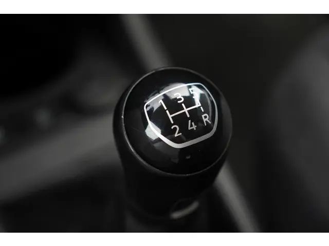 Volkswagen up! 1.0 BMT move up! 2018 Benzine 16